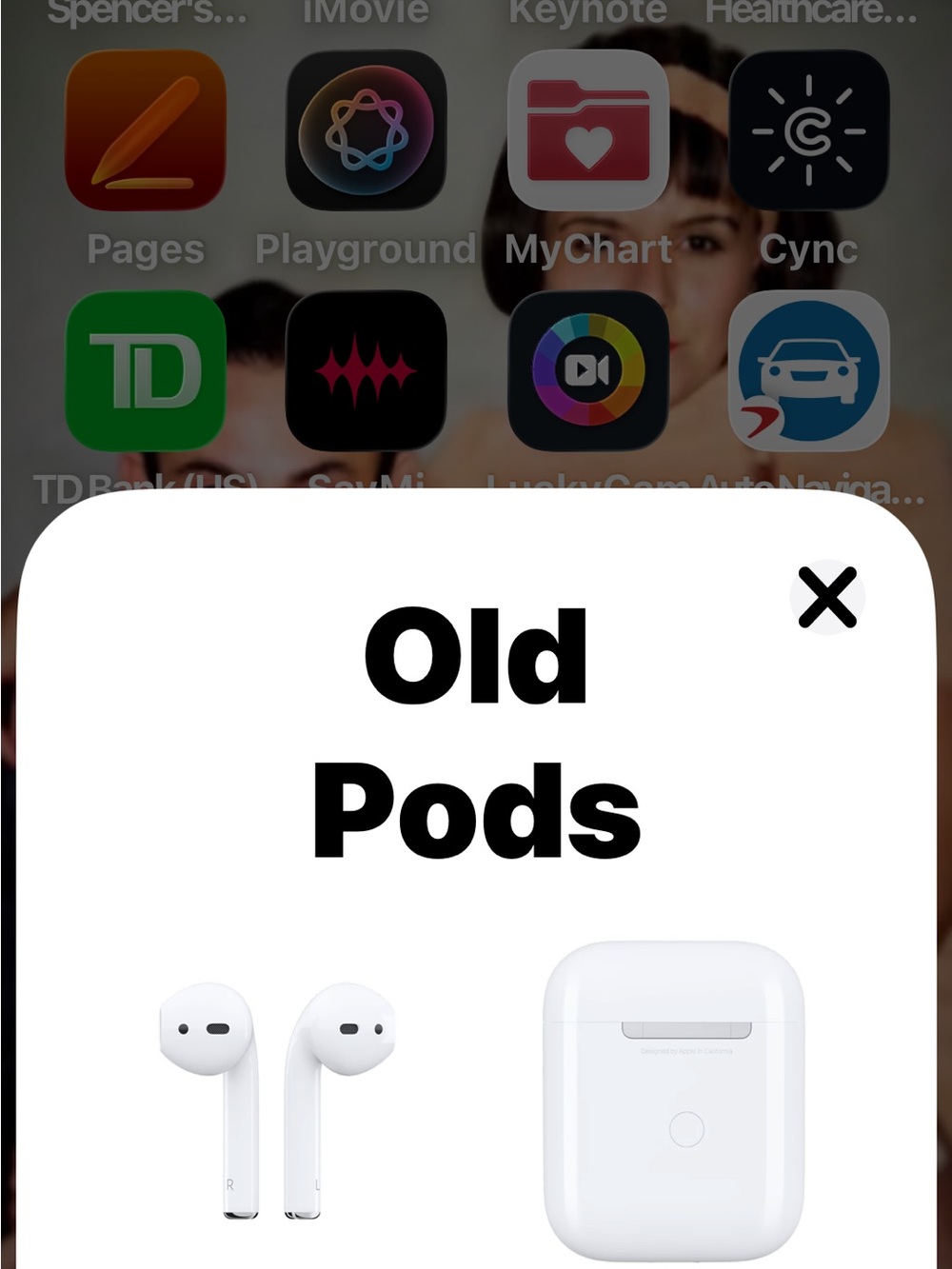 Apple White Wireless Earbuds with White Charging Case. (Authentic)